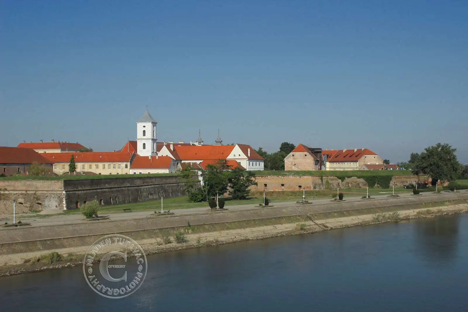 Tour guide:The Citadel, plague pillar-city of Osijek