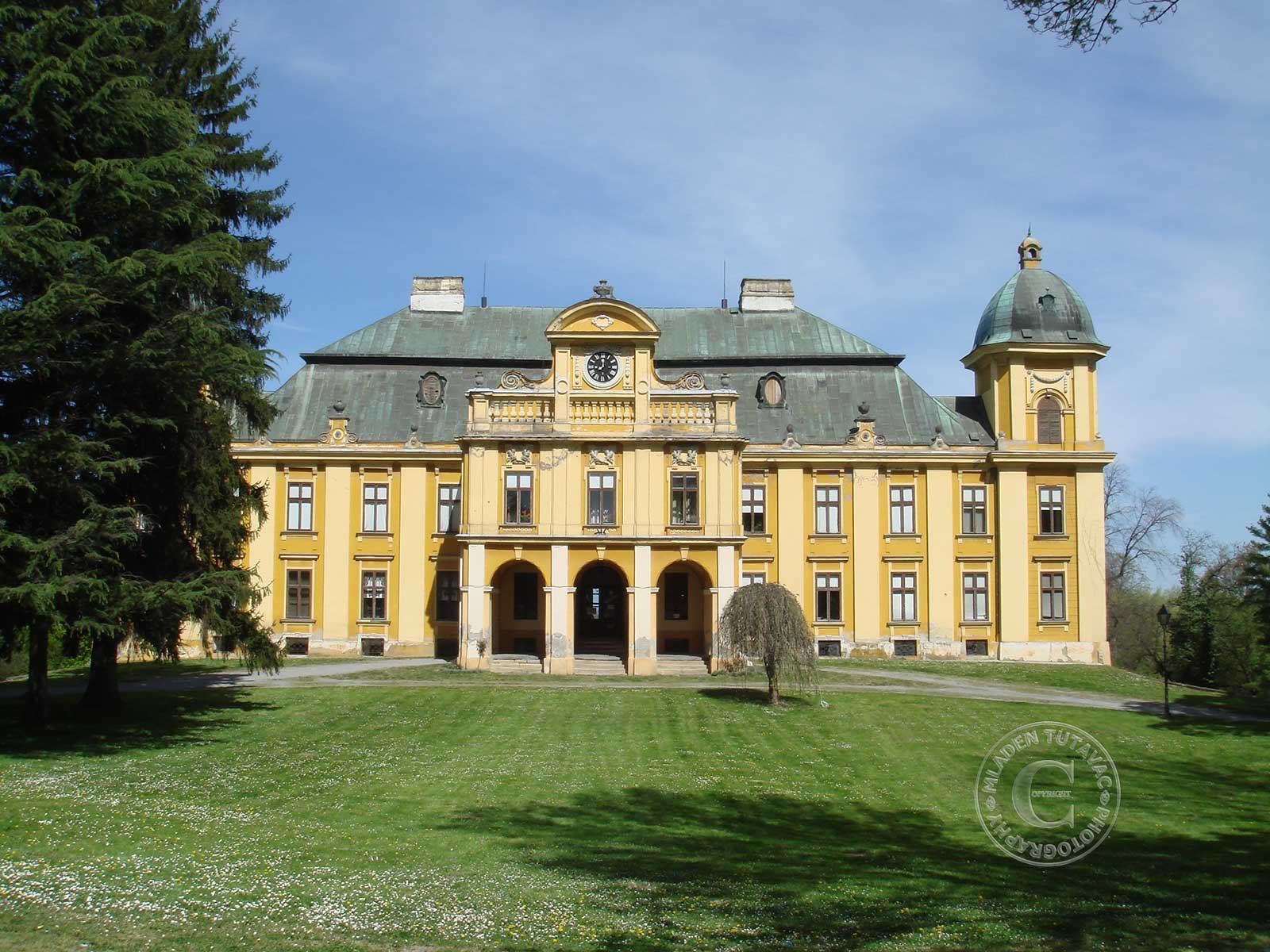 turistički vodič:Našice-Veliki dvorac Pejačević, danas regionalni muzej
